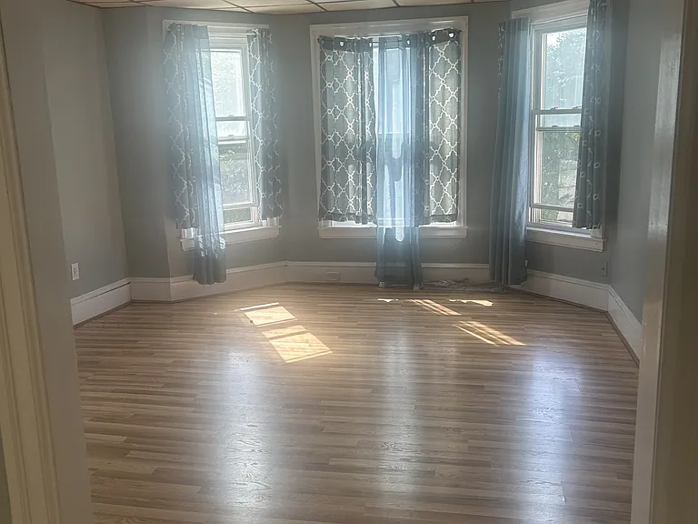 12 Summer St #2 — Photo 2