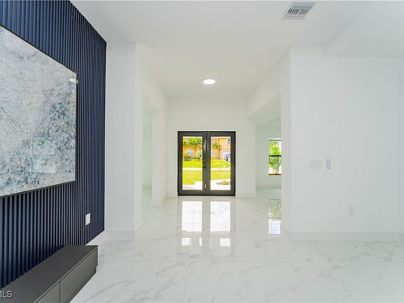 4th image of 1006 Congress Ave
