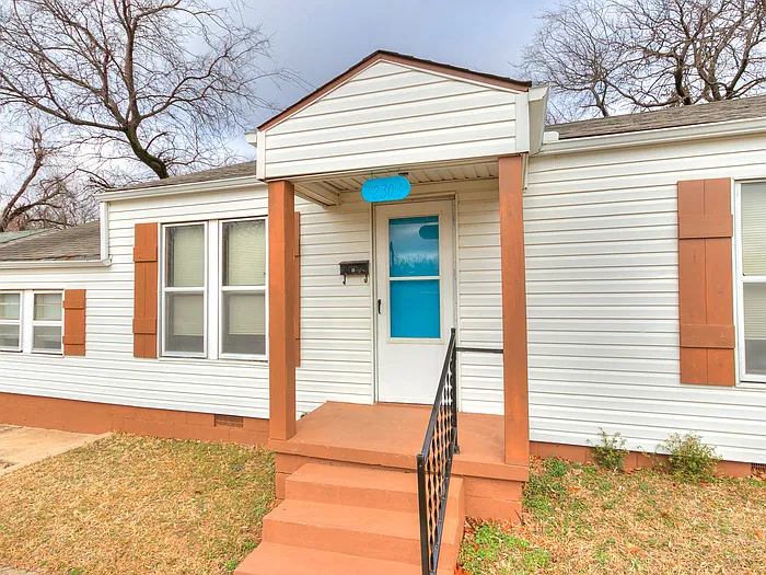 3 bed, 1.0 bath, 960 sqft, $1,250 — Photo 2