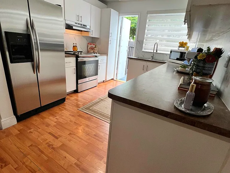 11510 SW 5th St — Photo 5