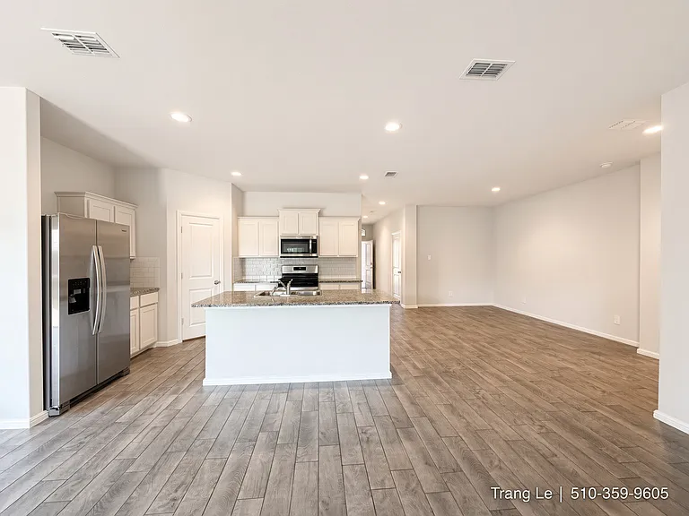 8636 Centerboard Ln — Photo 2