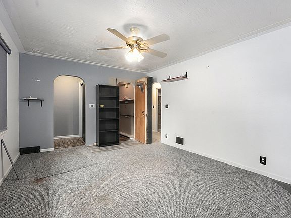 4th image of 6490 8th Ave SW
