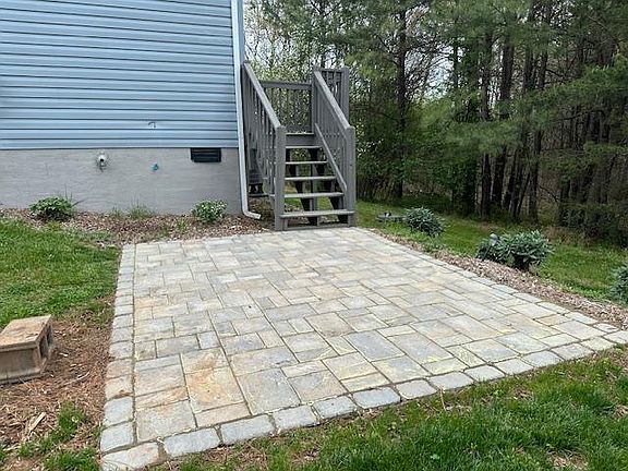 3rd image of 399 Silkwood Ln