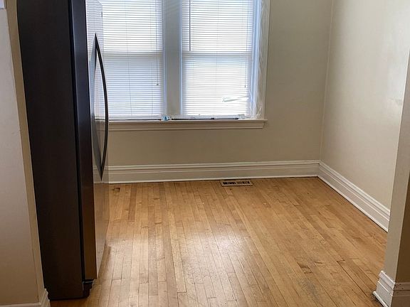 3rd image of 1608 S 51st Ave #1