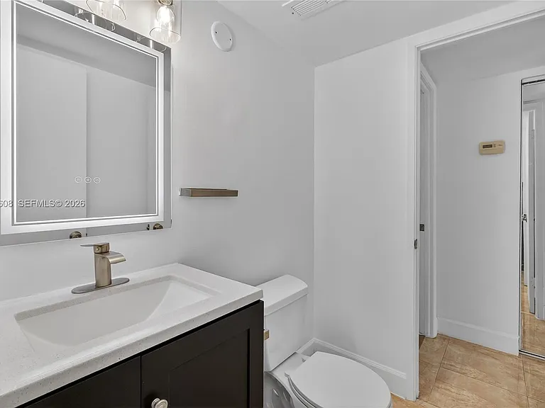 600 NE 36th St #1220 — Photo 27