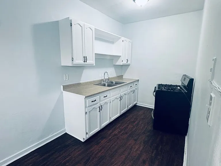 209 W Elk Ave — Photo 9