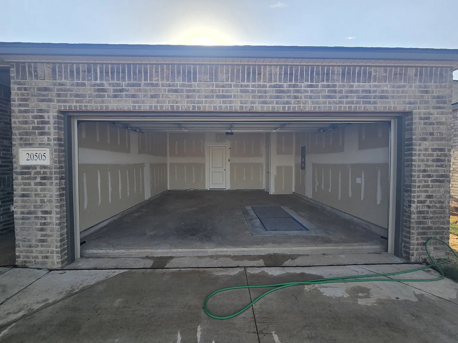3 bed, 1604 sqft, $1,975 — Photo 3