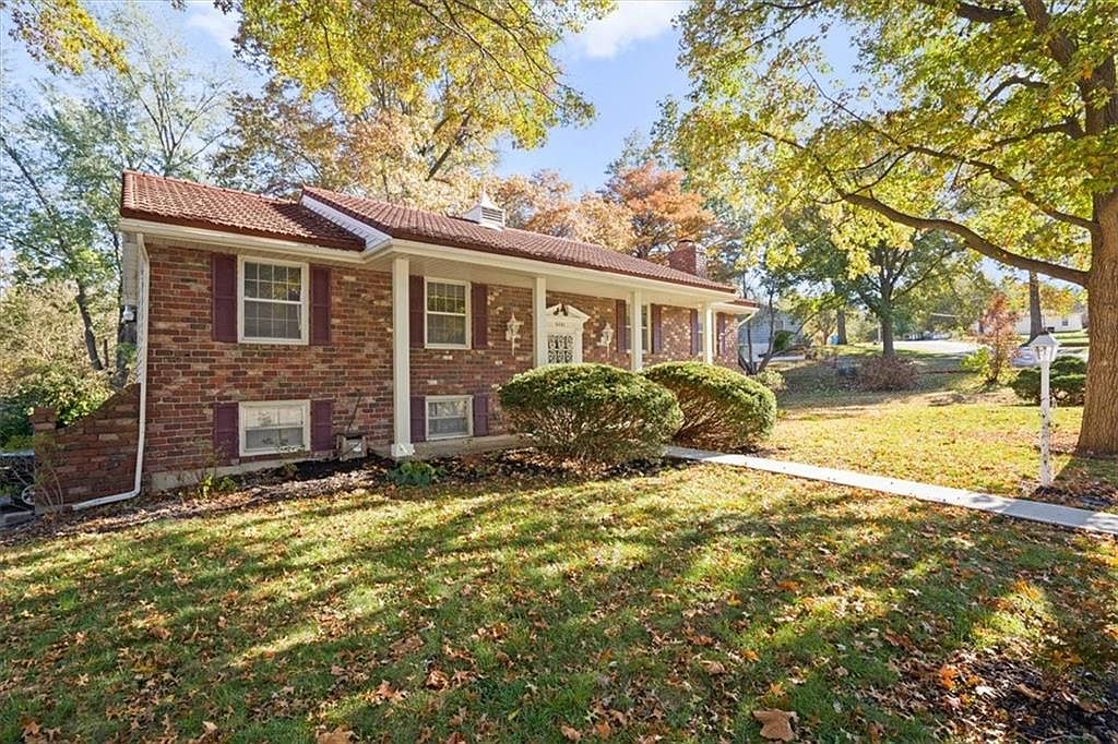 6201 Sterling Ave, Raytown, MO 64133 MLS 2458215 Zillow