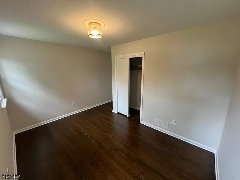 1006 Gifford Ct — Photo 14