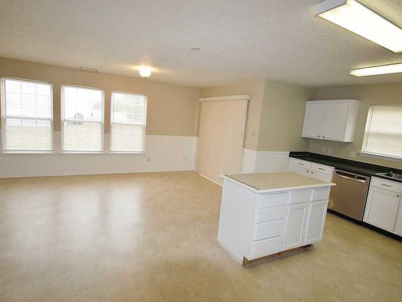 5th image of 10228 Yosemite Ln