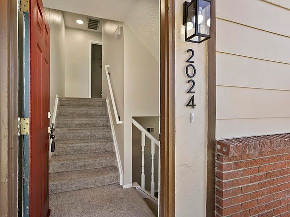 4th image of 2024 Lincoln St