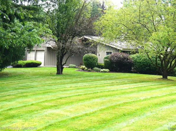 4858 Grandview Dr, Ypsilanti, MI 48197