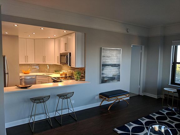 4th image of 2150 N Lincoln Park W APT 1111