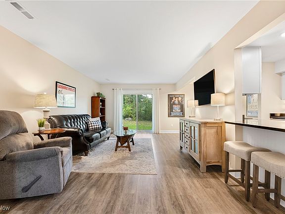 5th image of 1781 Rolling Hills Dr APT D