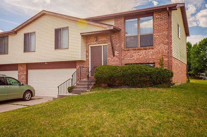1st image of 2453 N Knoll Dr