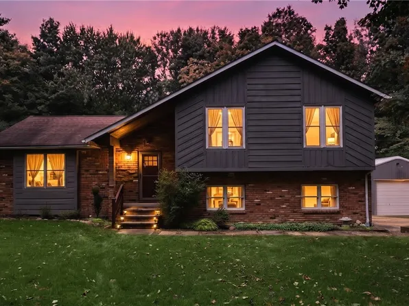 12945 Chamberlain Rd, Aurora, OH 44202