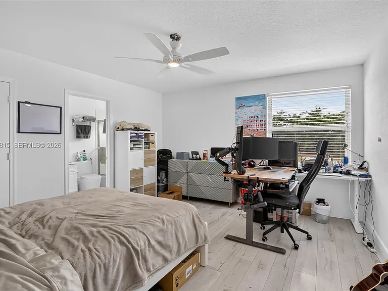 981 Waterside Cir — Photo 50