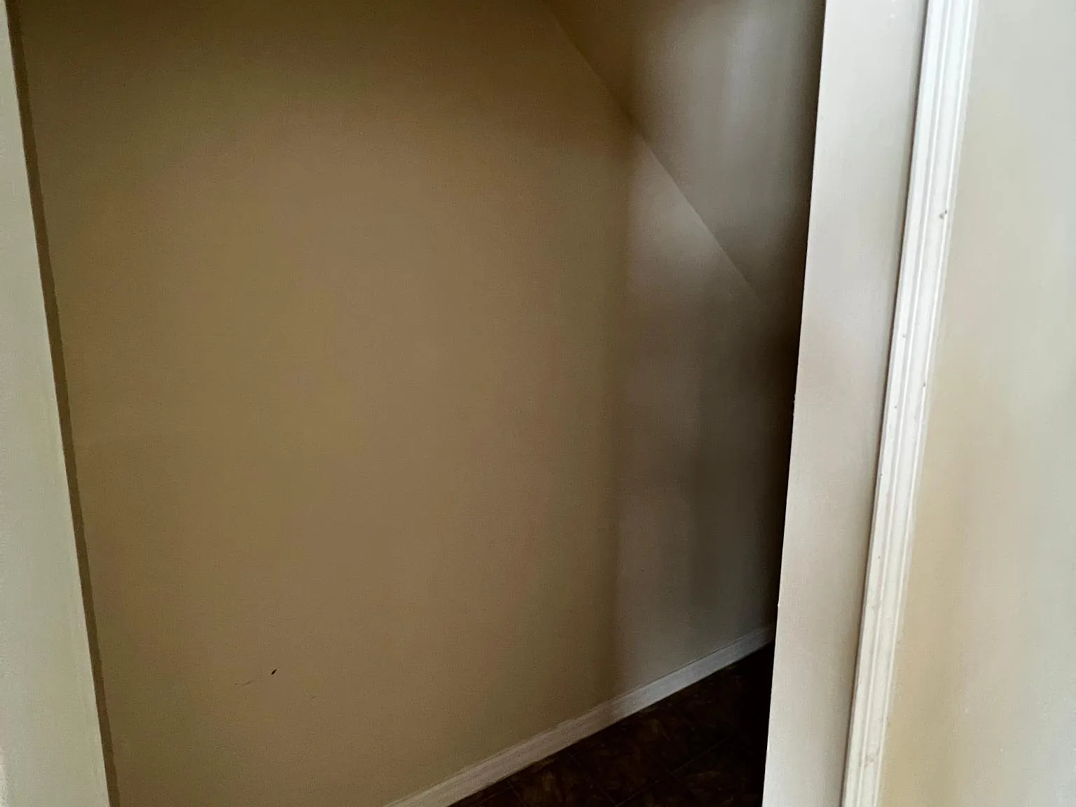 4 bed, 2.5 bath, 2560 sqft, $2,300 — Photo 4