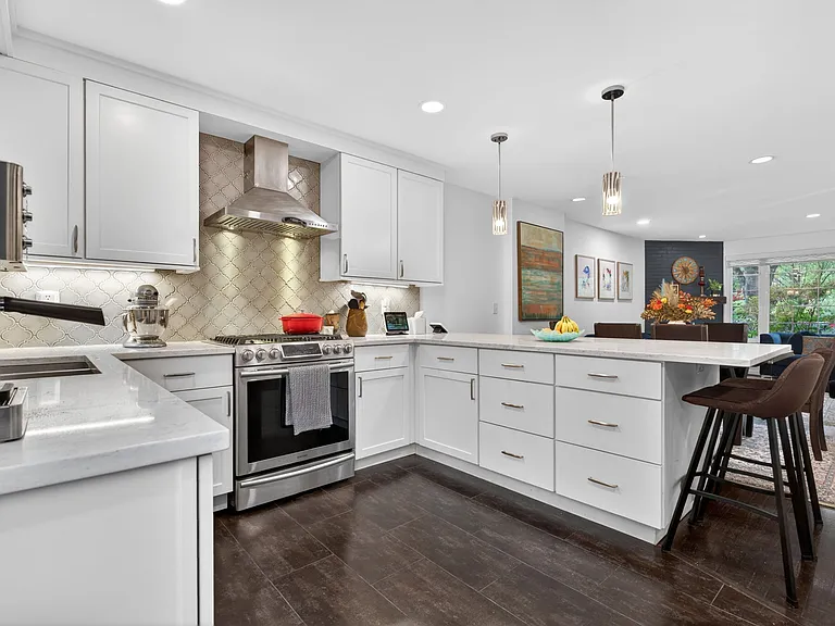 Gas Range with Vented Hood