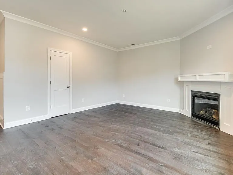 35 Sudderth St — Photo 8
