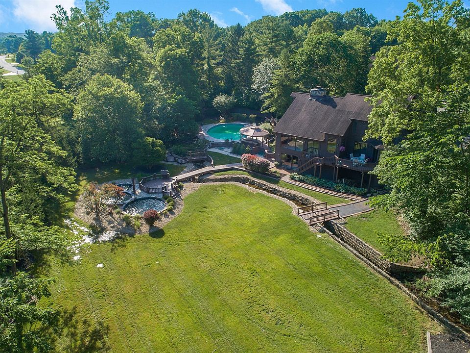 1st image of 670 Retreat Ln