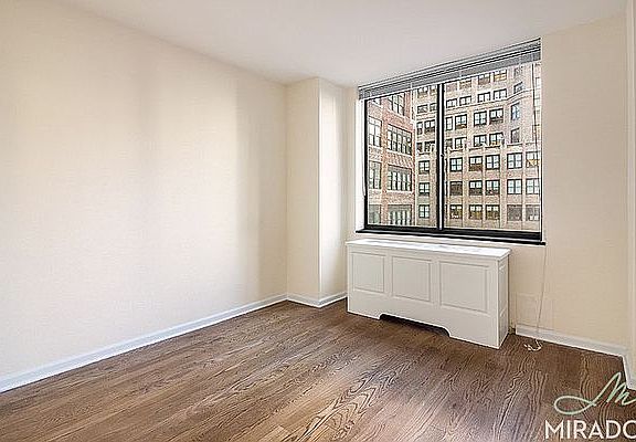 4th image of 245 E 44th St APT 5A