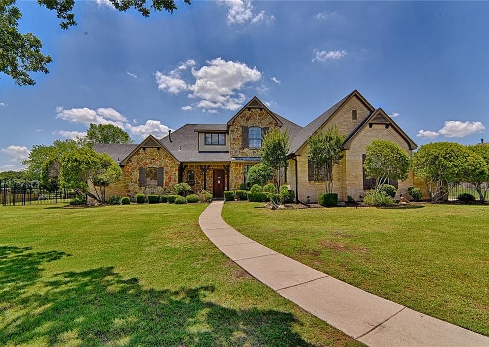 1st image of 904 Shady Vale Dr