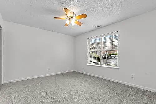 Skyside Landing Apartments — Photo 27