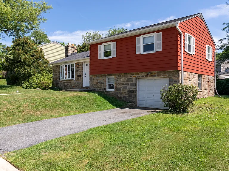 209 Garden Rd — Photo 3