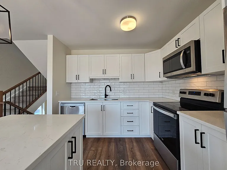 146 Wallace St — Photo 7