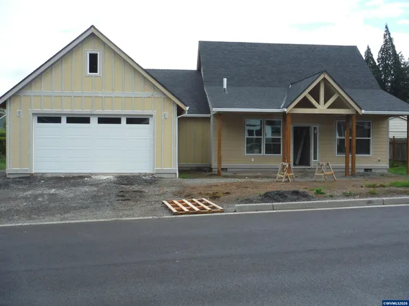 212 NE Broadway, Sublimity, OR 97385