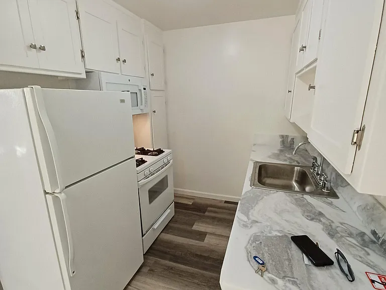 2405 F St #1 — Photo 3