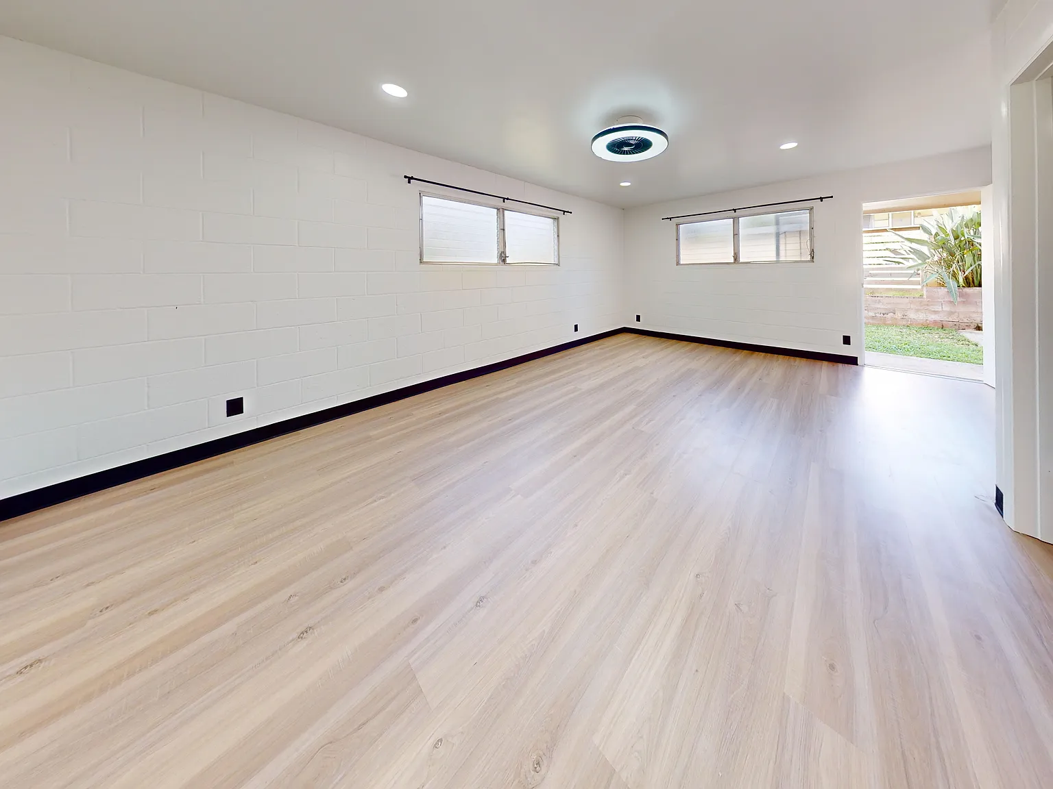 2 bed, 936 sqft, $2,900 — Photo 3