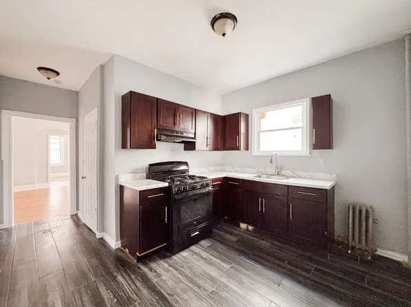 289-291 S 11th Street