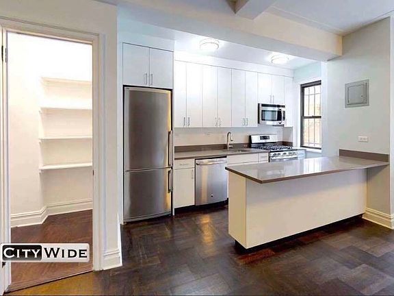 2nd image of 137 E 38th St #1M