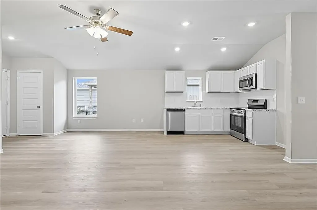 Building Photo - 20368 W 194th Ter