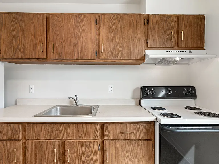 Doral Apartments — Photo 5