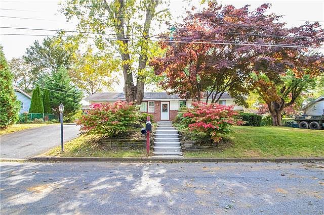 1st image of 510 Clover Ct