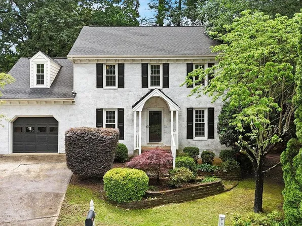 1312 Stonemoor Ct, Raleigh, NC 27606