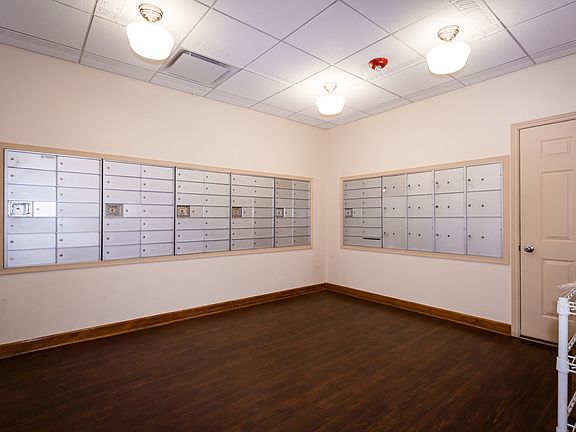4th image of 5107 S Blackstone Ave APT 1002