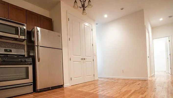 Rented by Evergreen Apartments BK | media 2