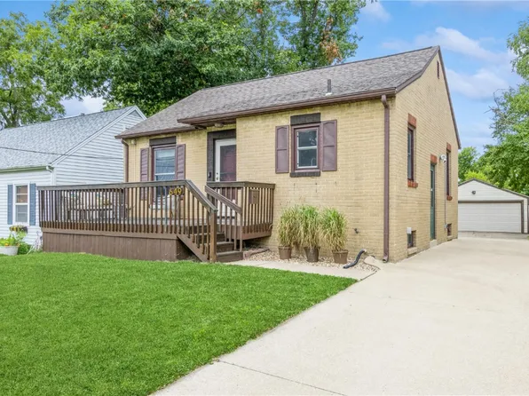 649 29th St SE, Cedar Rapids, IA 52403