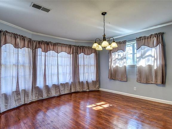 2nd image of 2012 Montclair Dr