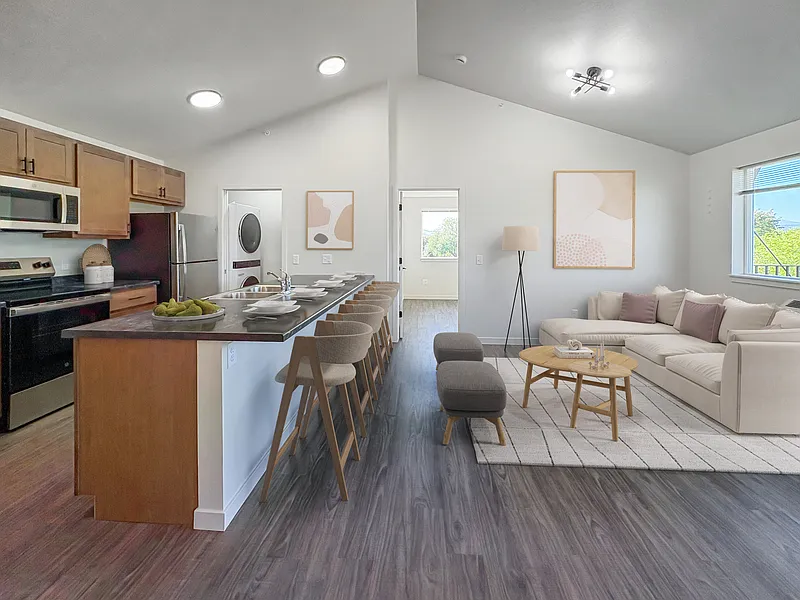 2 bed, 2.0 bath, 785 sqft, $1,575 — Photo 2
