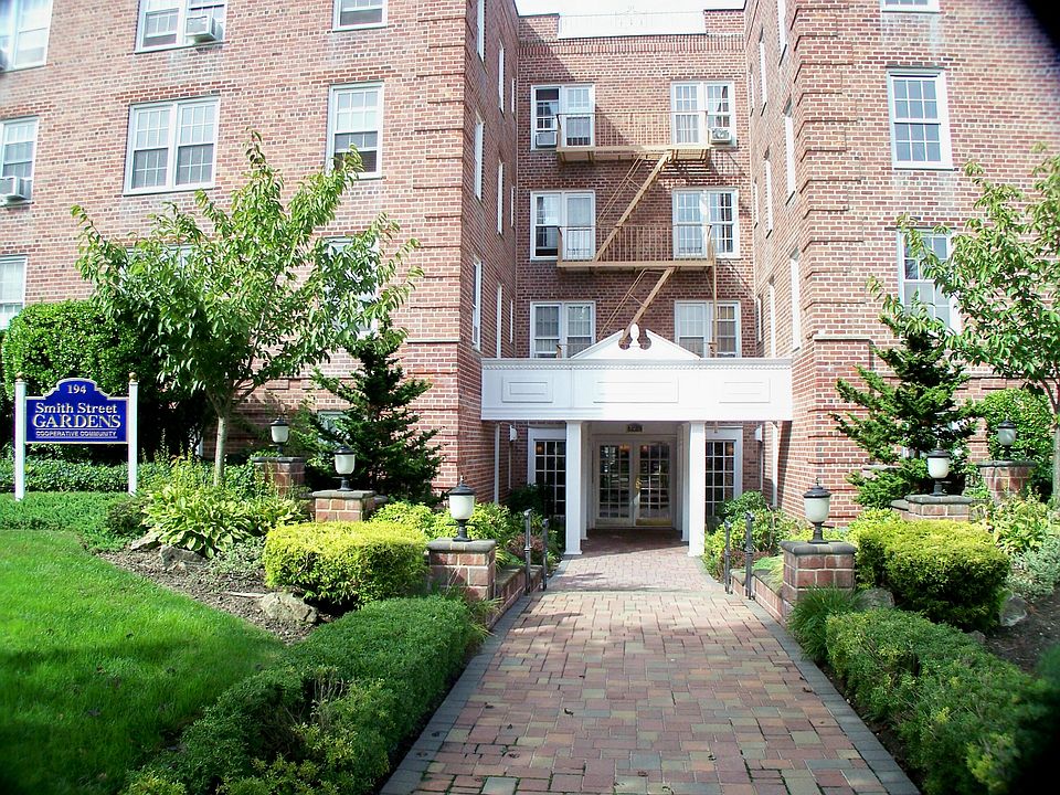 1st image of 194 Smith St APT 2S