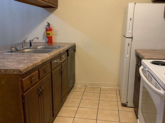 5th image of 702 44th St SE APT 21