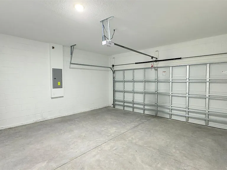 5902 N Darlington Dr — Photo 17