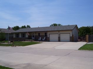 804 Roth Ct, McPherson, KS 67460