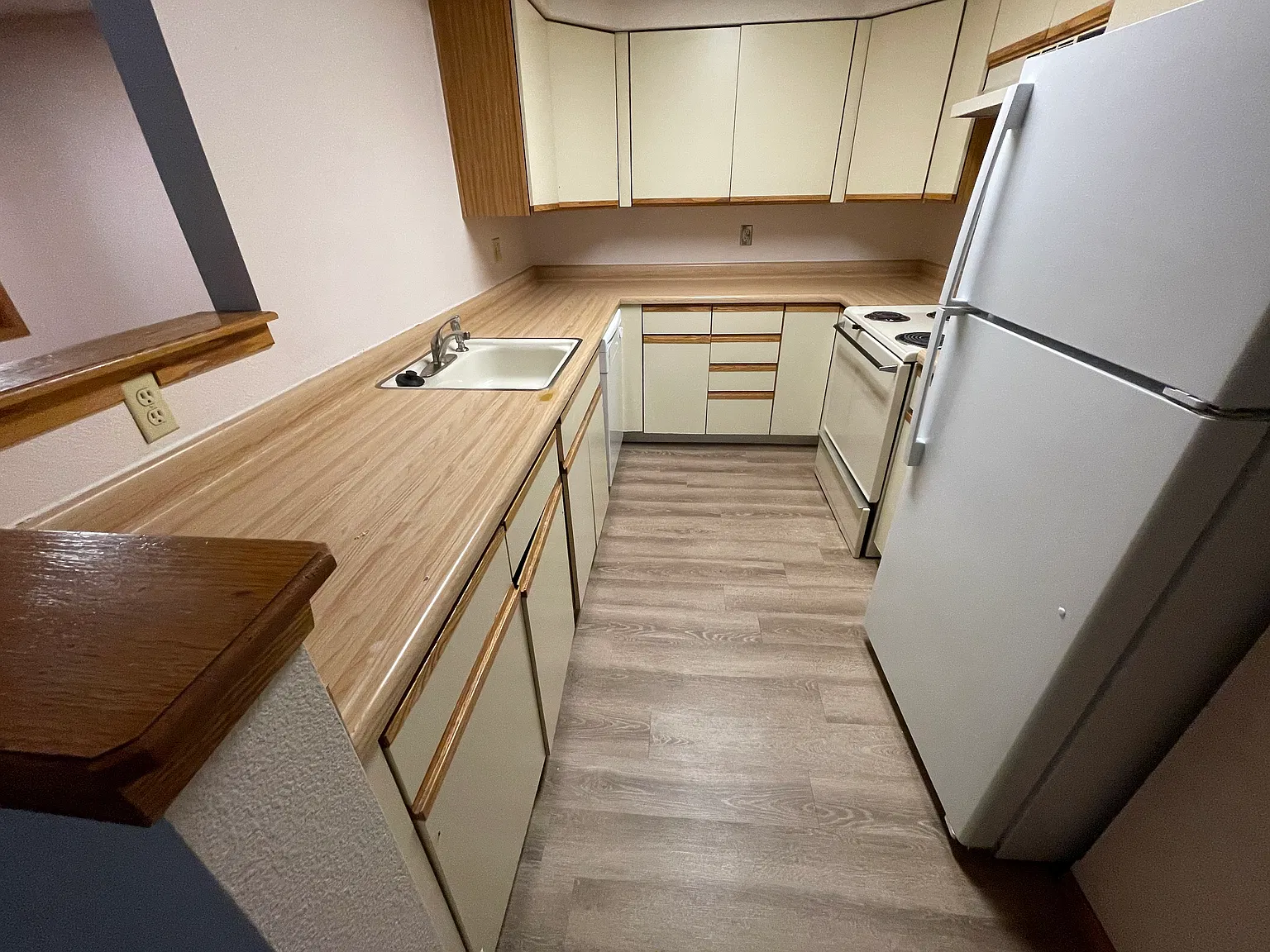 2 bed, 860 sqft, $2,400 — Photo 2