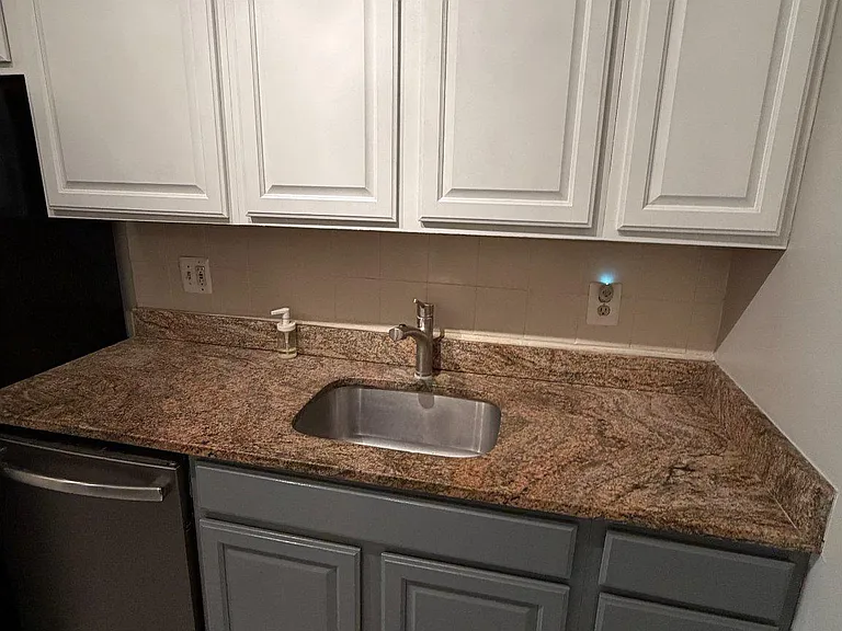 321 Adams St NE — Photo 19